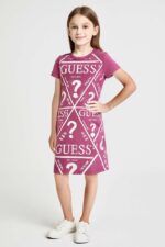 : فستان جيس (Guess) بناتي قطني فوشي منقوش بشعار الماركه