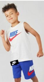 طقم Nike