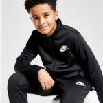 طقم بوليستر Nike