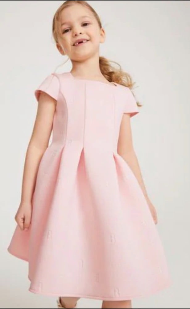 YO1zPFwDCpyss7yAWDVMj6pHrKX0U4uNUg5OraAX فستان بنات Ted Baker بطبعة الماركه - الصورة 1