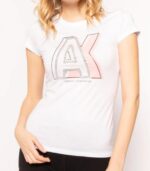 ⁦تيشرت أبيض مزين بشعار وردي Armani⁩ - الصورة ⁦2⁩
