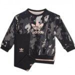 طقم Adidas