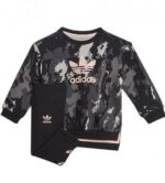 طقم Adidas