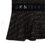 ⁦فستان بناتي أسود منقوش دكني Dkny⁩ - الصورة ⁦4⁩